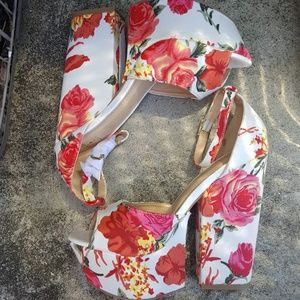 SALE💗 Floral Chucky Heels Brand New Size 8